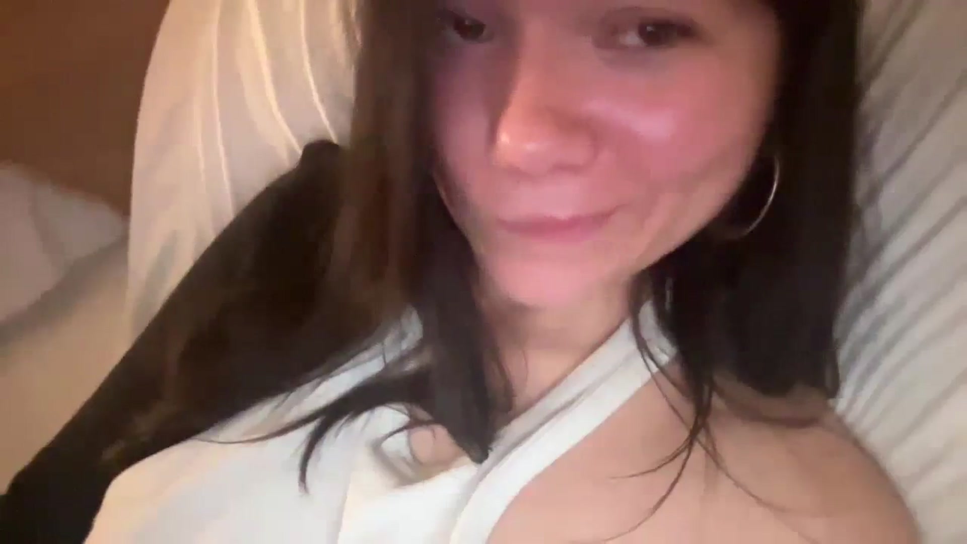 Gallery image thumbnail from imava's myfreecams stream on, 04/08/2024, 08:26 image 11 of 20