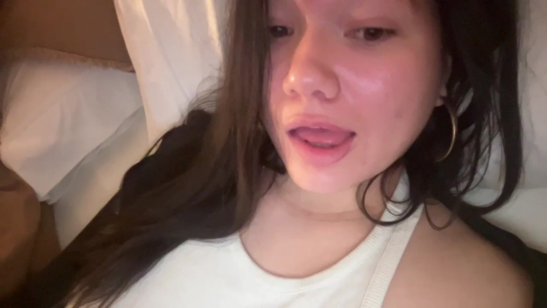 Gallery image thumbnail from imava's myfreecams stream on, 04/08/2024, 08:26 image 1 of 20