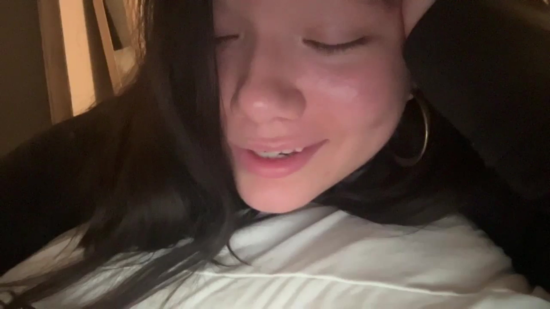 Gallery image thumbnail from imava's myfreecams stream on, 04/08/2024, 10:21 image 13 of 20