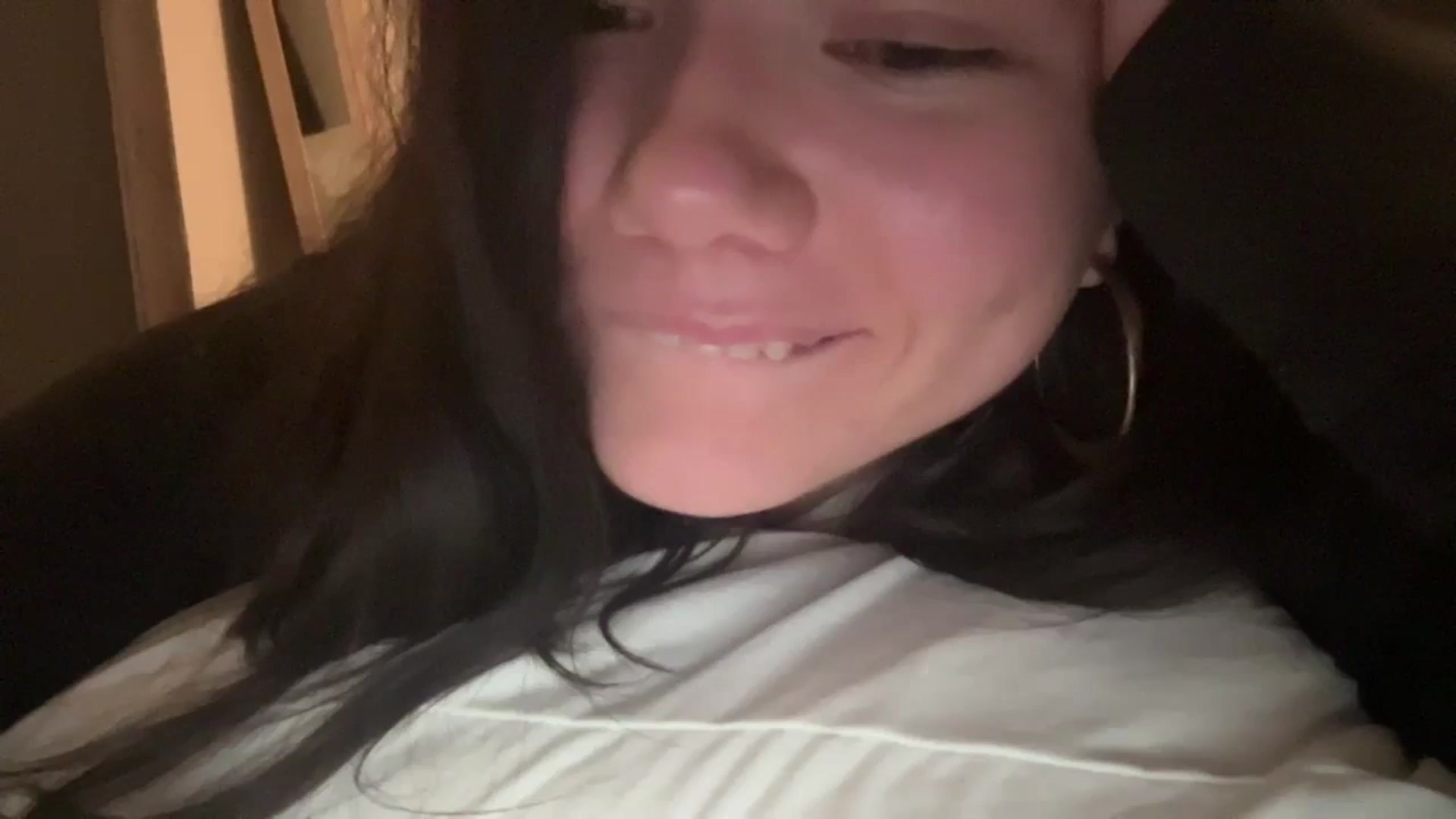 Gallery image thumbnail from imava's myfreecams stream on, 04/08/2024, 10:21 image 14 of 20