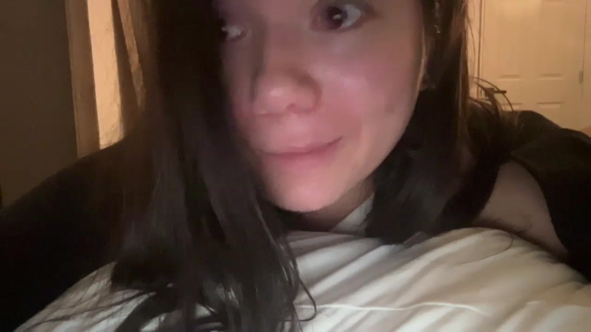 Gallery image thumbnail from imava's myfreecams stream on, 04/08/2024, 10:21 image 2 of 20