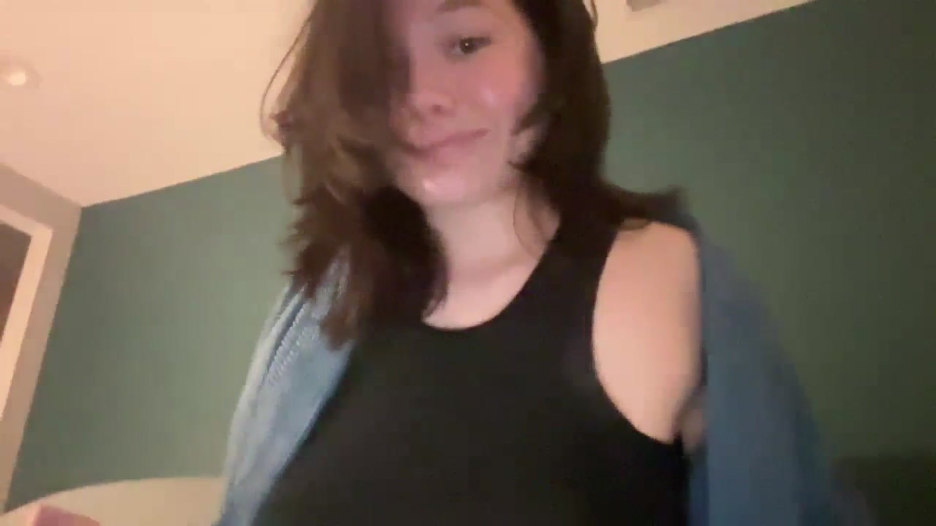 Gallery image thumbnail from imava's myfreecams stream on, 04/11/2024, 06:27 image 9 of 20