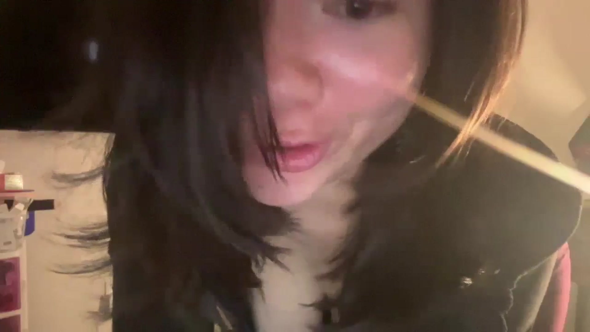 Gallery image thumbnail from imava's myfreecams stream on, 04/12/2024, 08:20 image 8 of 20