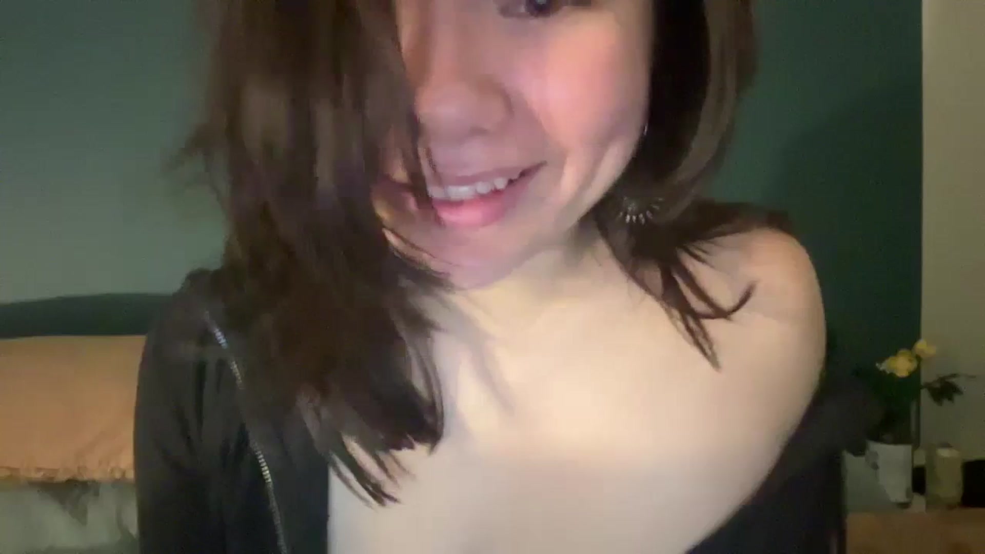 Gallery image thumbnail from imava's myfreecams stream on, 04/12/2024, 08:20 image 20 of 20