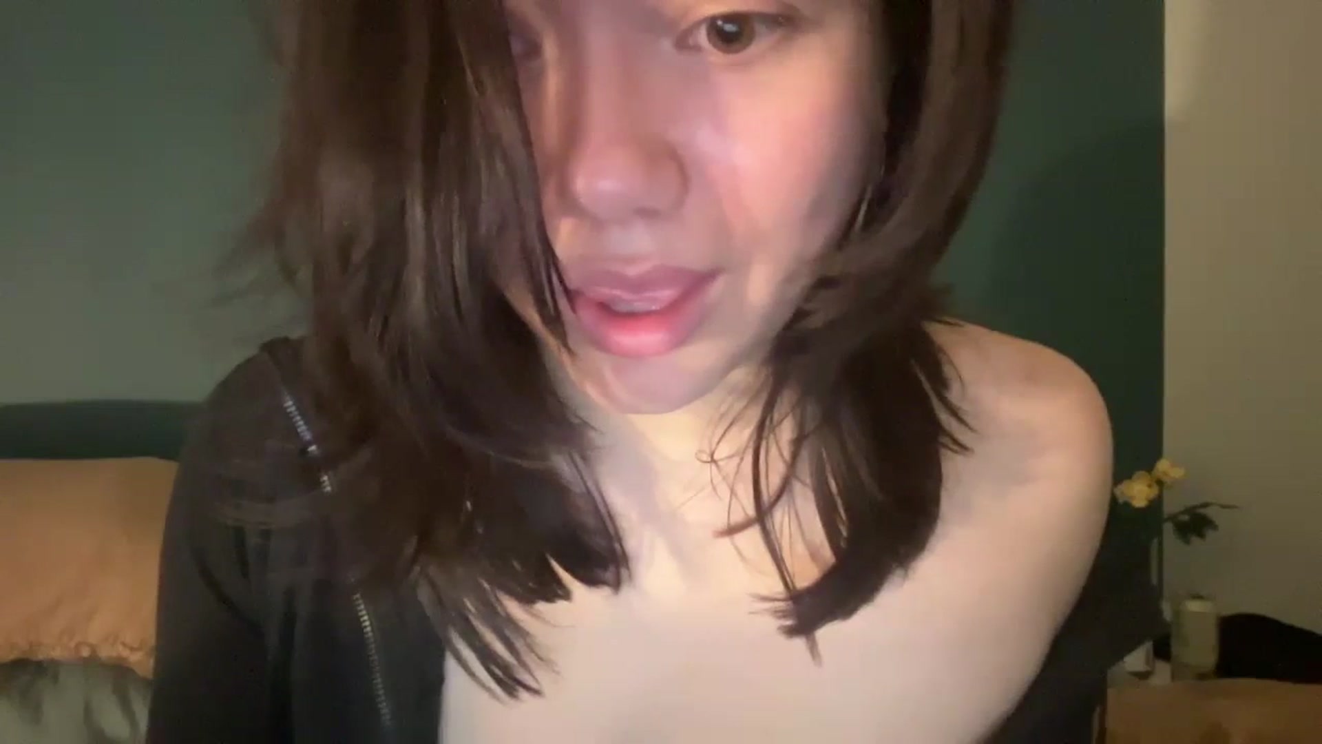 Gallery image thumbnail from imava's myfreecams stream on, 04/12/2024, 08:20 image 19 of 20