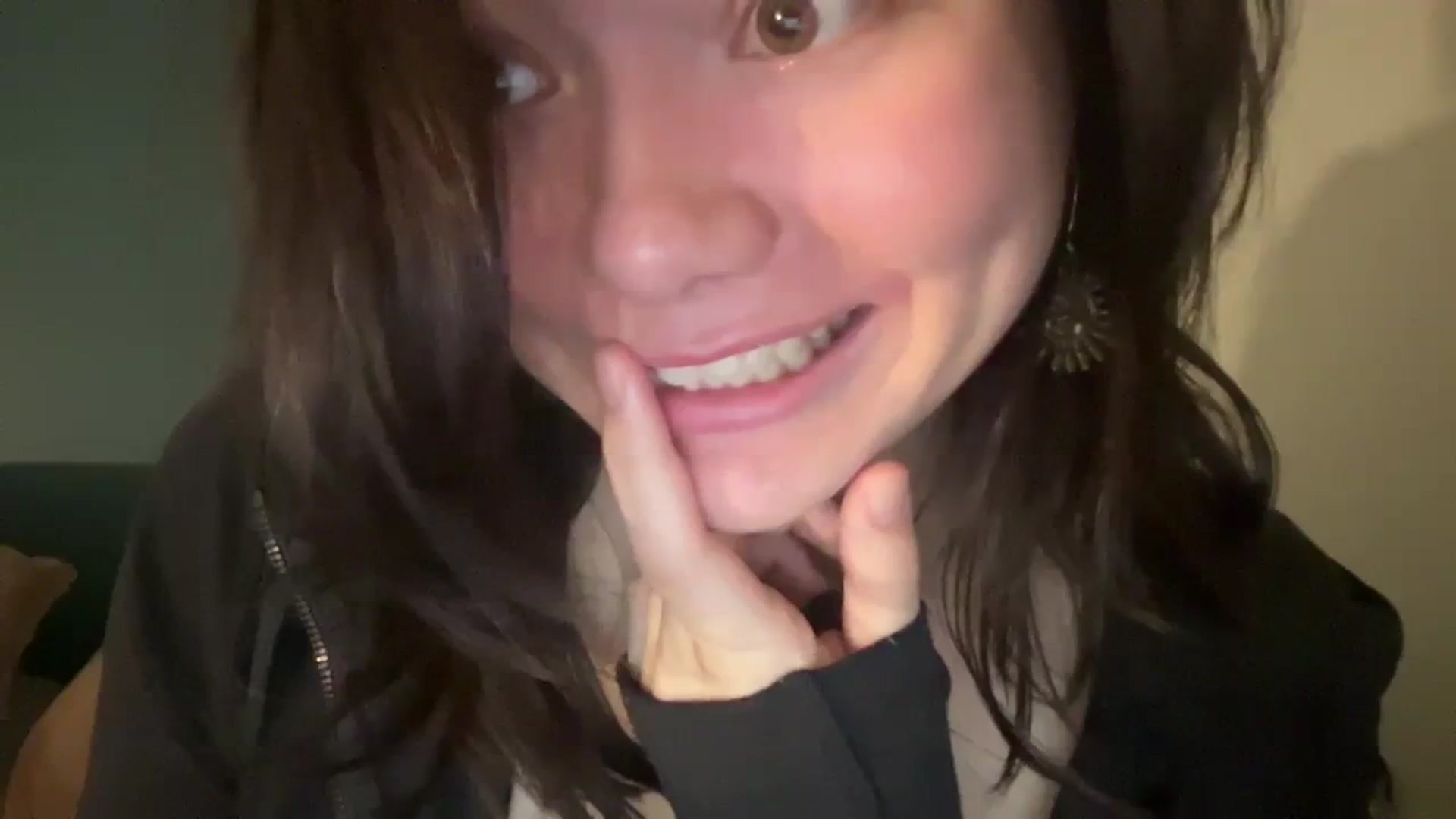 Gallery image thumbnail from imava's myfreecams stream on, 04/12/2024, 09:22 image 16 of 20
