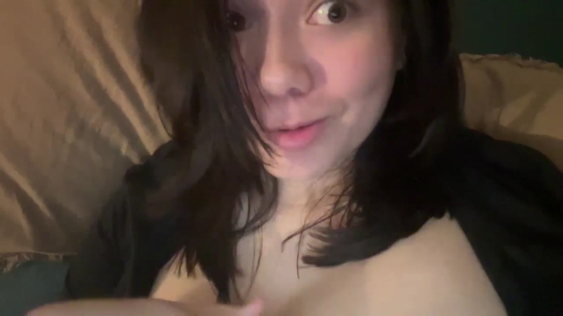 Gallery image thumbnail from imava's myfreecams stream on, 04/13/2024, 10:10 image 17 of 20
