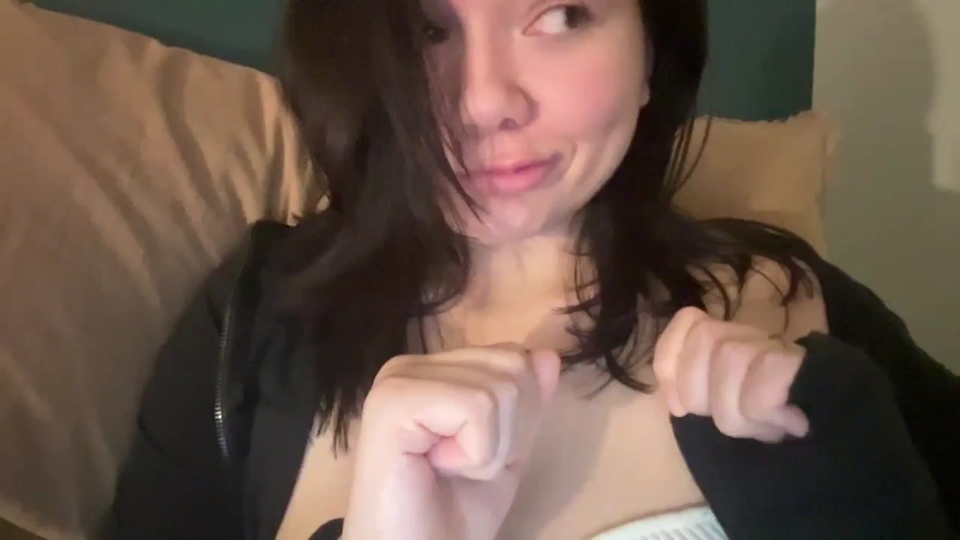 Gallery image thumbnail from imava's myfreecams stream on, 04/13/2024, 10:10 image 9 of 20