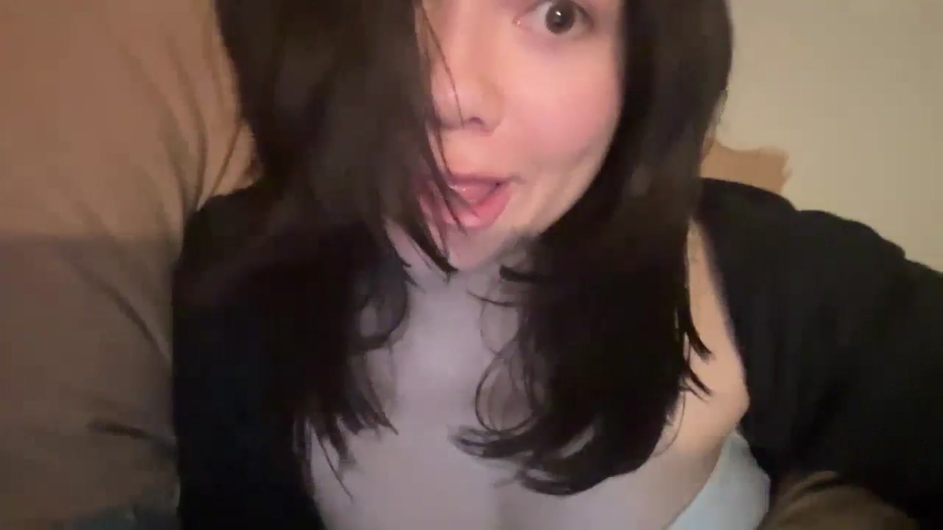 Gallery image thumbnail from imava's myfreecams stream on, 04/13/2024, 10:10 image 12 of 20