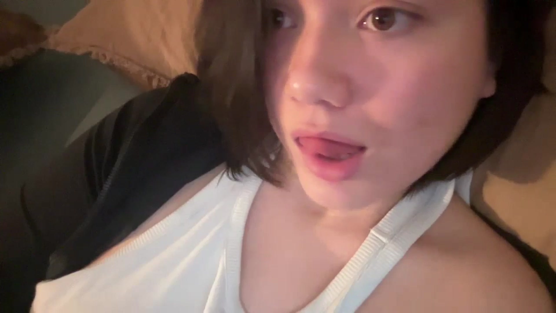 Gallery image thumbnail from imava's myfreecams stream on, 04/14/2024, 08:54 image 12 of 20