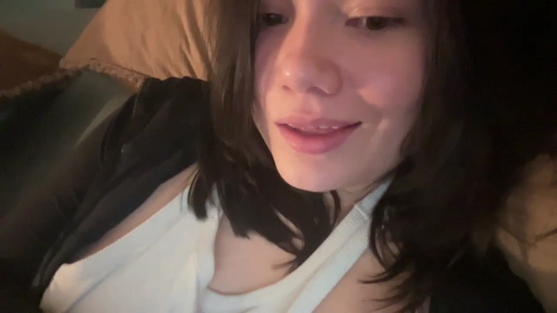 Gallery image thumbnail from imava's myfreecams stream on, 04/14/2024, 08:54 image 18 of 20