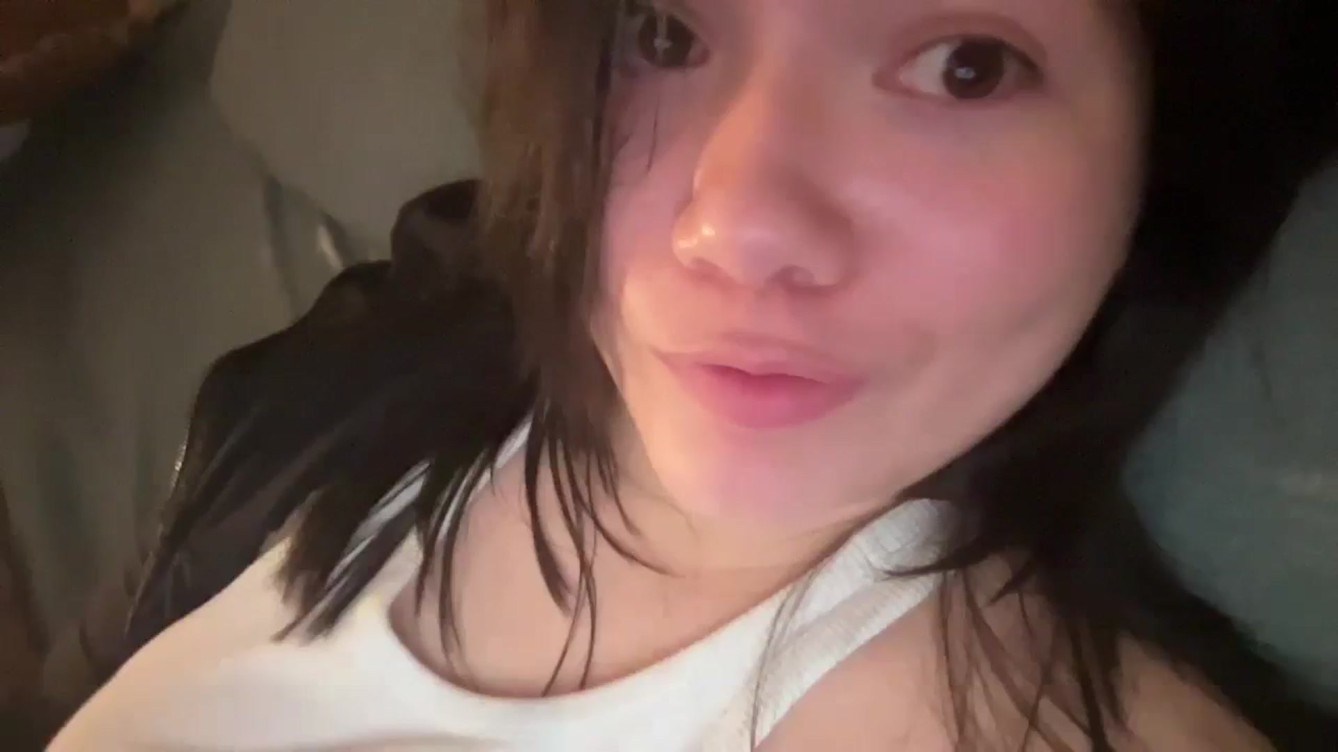 Gallery image thumbnail from imava's myfreecams stream on, 04/14/2024, 10:25 image 5 of 20