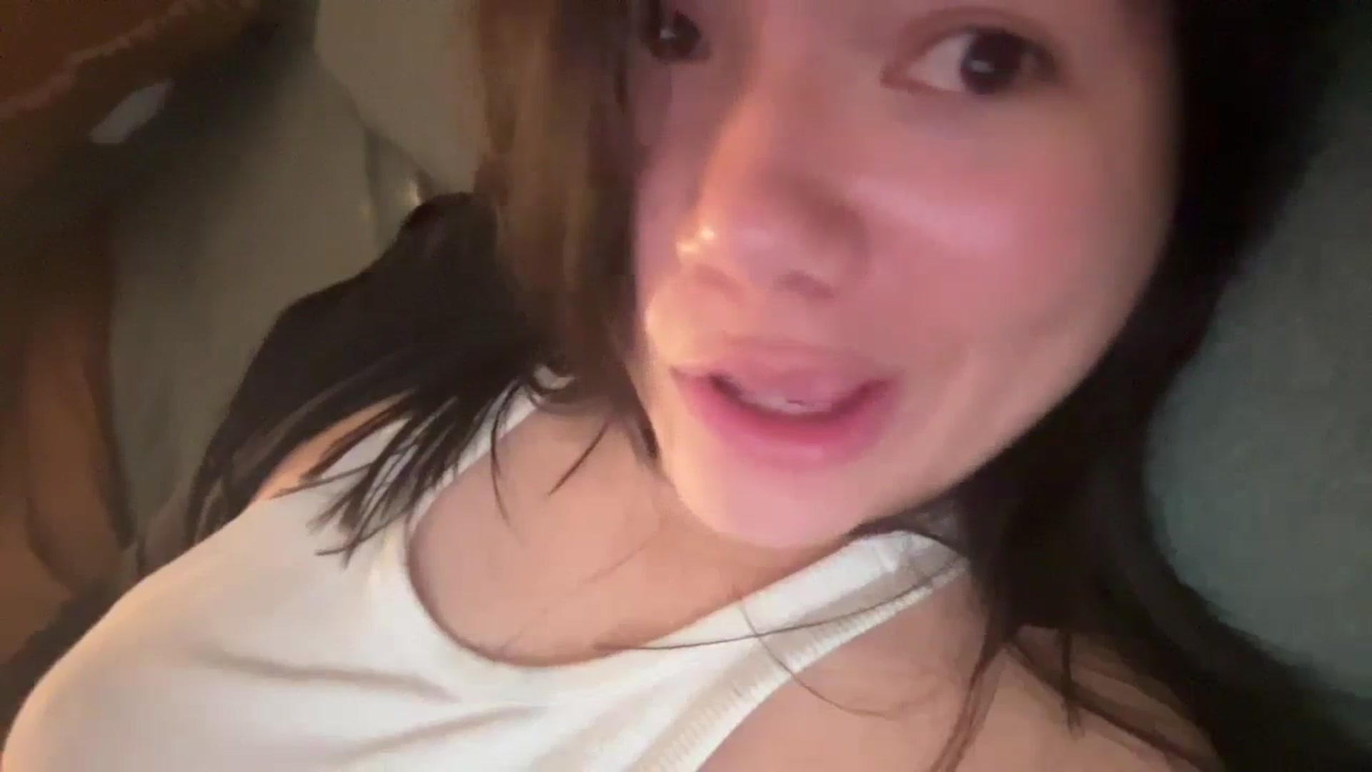Gallery image thumbnail from imava's myfreecams stream on, 04/14/2024, 10:25 image 14 of 20