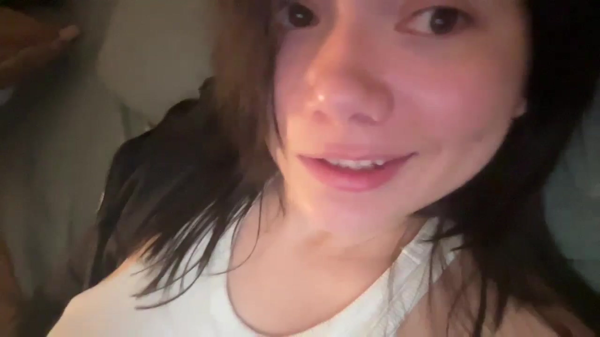 Gallery image thumbnail from imava's myfreecams stream on, 04/14/2024, 10:25 image 2 of 20