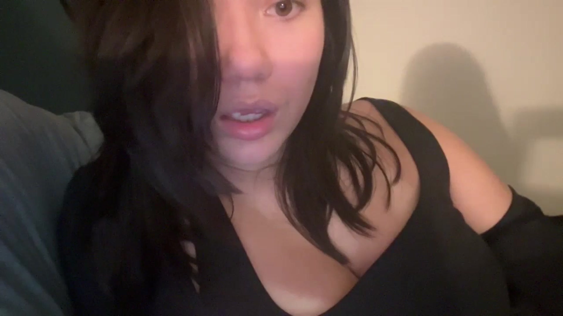 Gallery image thumbnail from imava's myfreecams stream on, 04/24/2024, 22:12 image 16 of 20