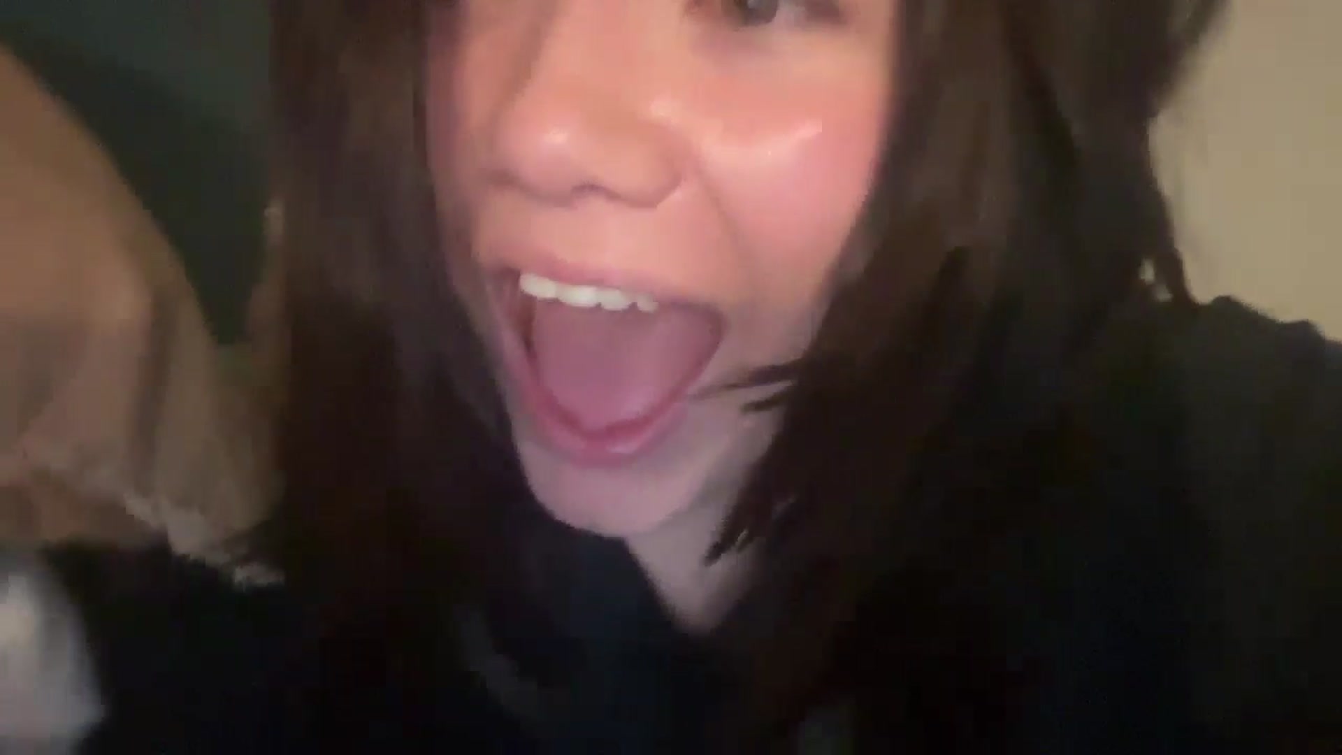 Gallery image thumbnail from imava's myfreecams stream on, 04/25/2024, 07:32 image 7 of 20