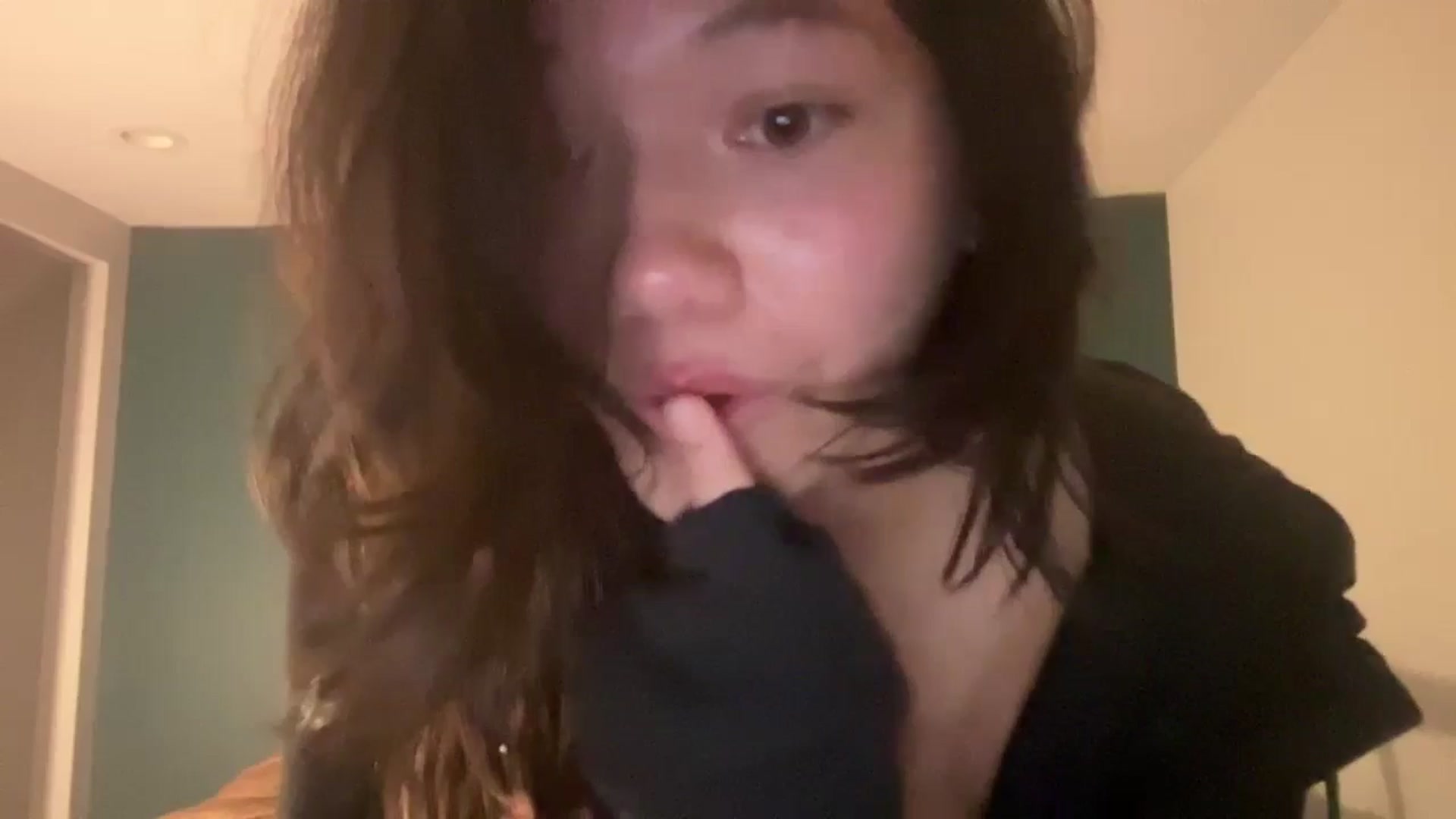 Gallery image thumbnail from imava's myfreecams stream on, 04/26/2024, 19:53 image 10 of 20
