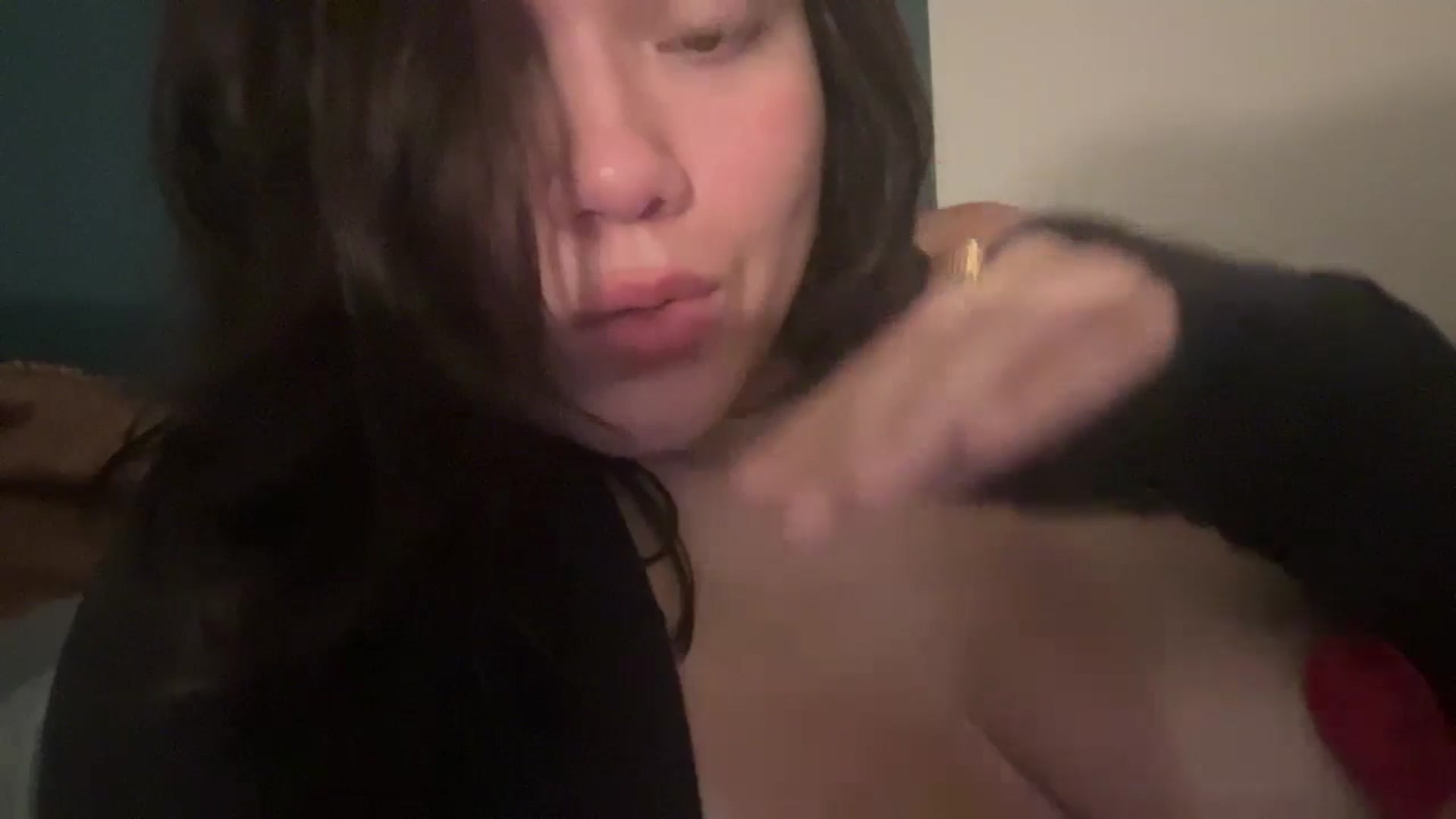 Gallery image thumbnail from imava's myfreecams stream on, 04/26/2024, 22:45 image 13 of 20