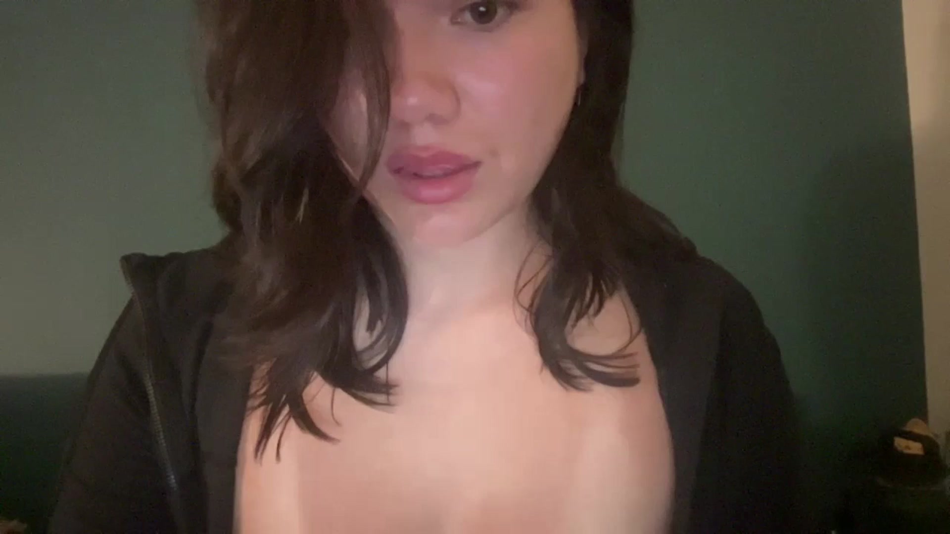 Gallery image thumbnail from imava's myfreecams stream on, 04/26/2024, 23:07 image 1 of 20
