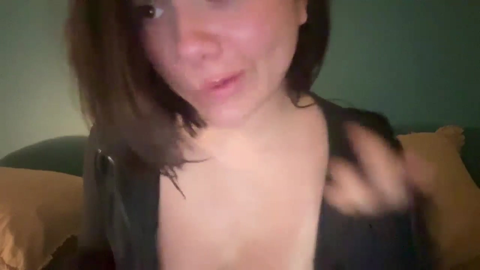 Gallery image thumbnail from imava's myfreecams stream on, 04/27/2024, 02:44 image 15 of 20