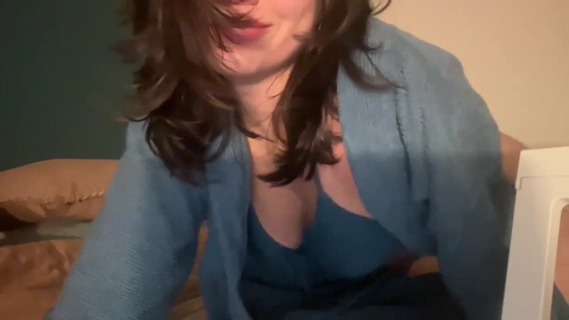 Gallery image thumbnail from imava's myfreecams stream on, 04/27/2024, 18:23 image 10 of 20