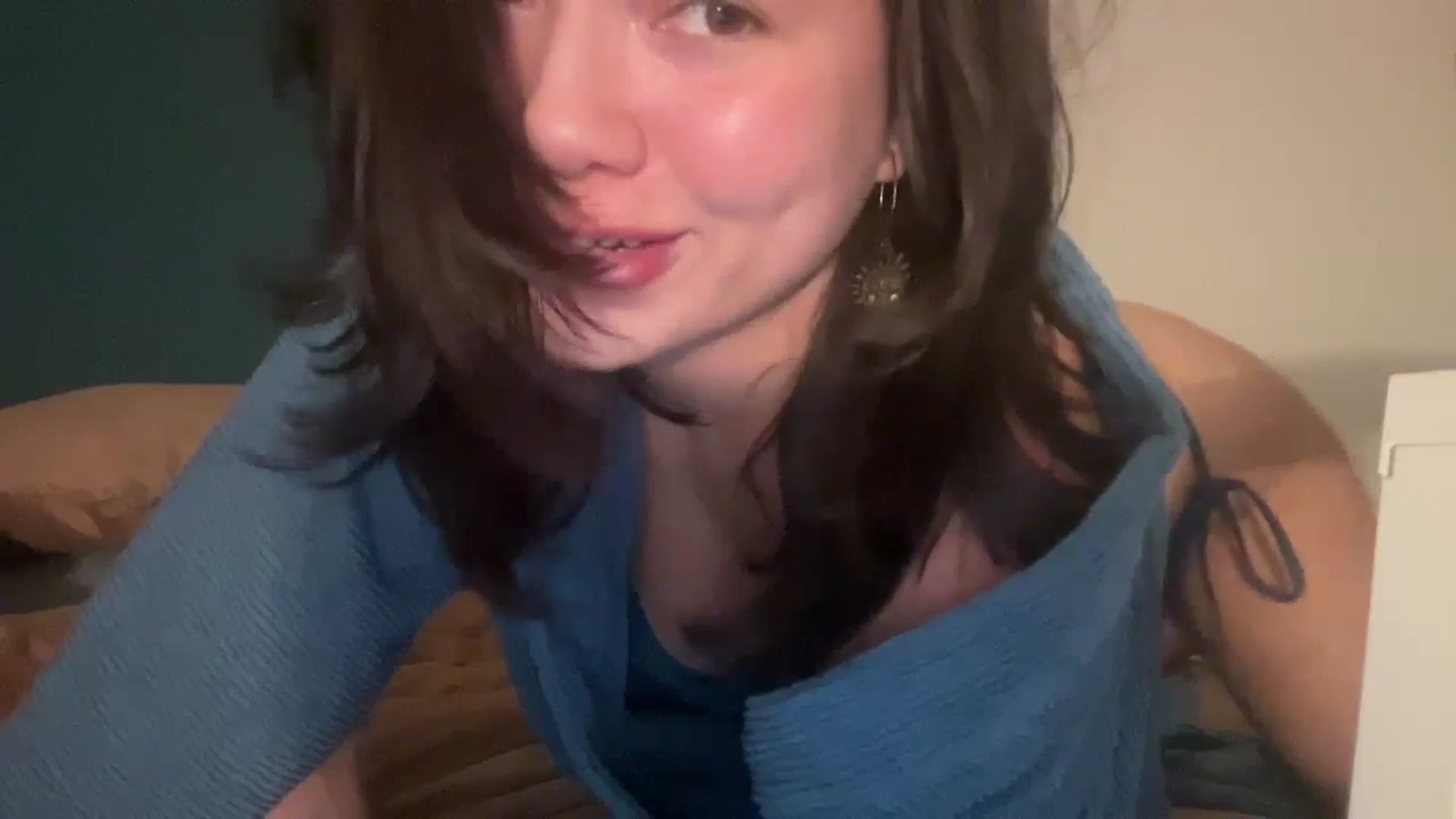 Gallery image thumbnail from imava's myfreecams stream on, 04/27/2024, 18:23 image 9 of 20