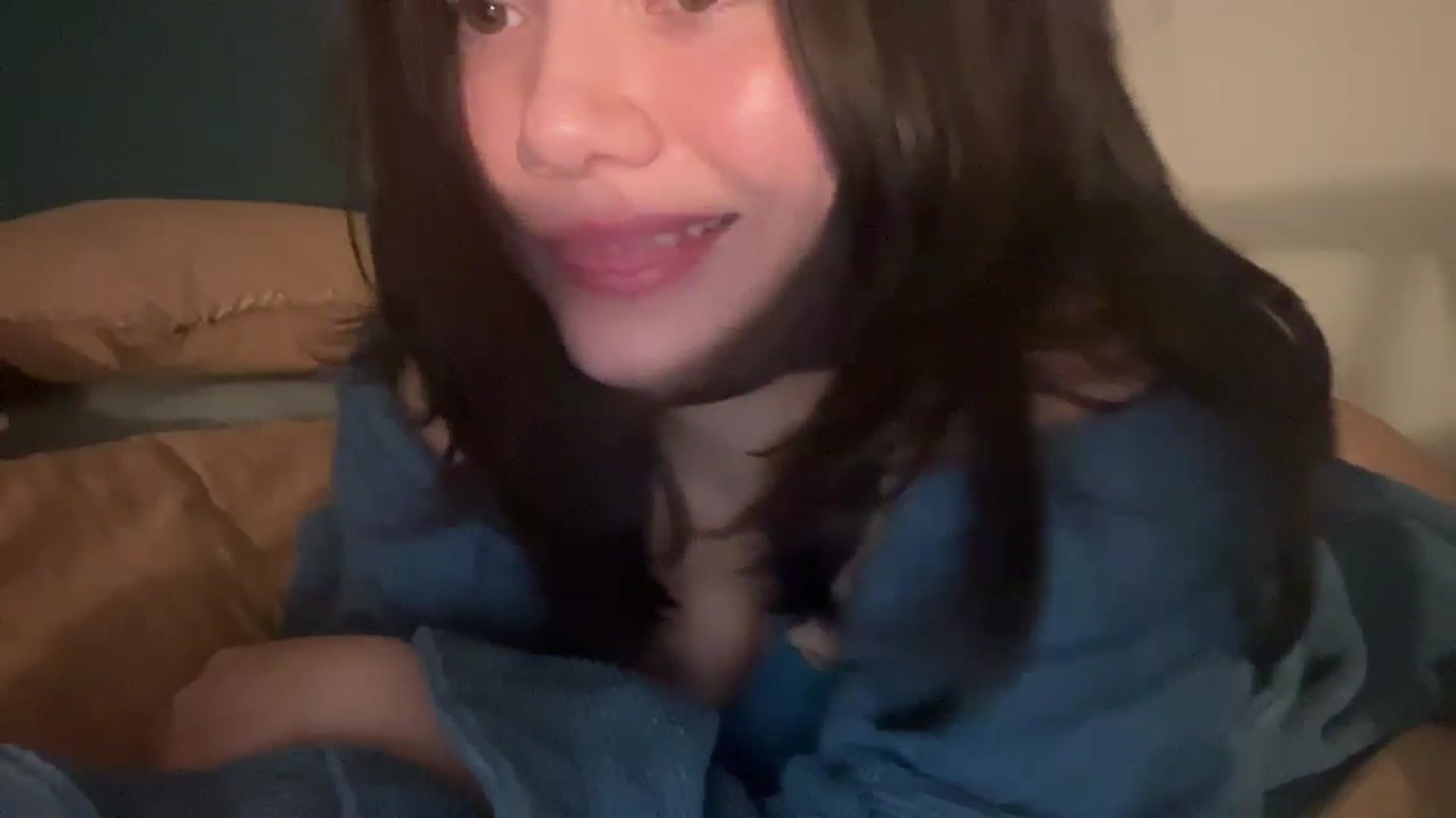 Gallery image thumbnail from imava's myfreecams stream on, 04/27/2024, 18:23 image 20 of 20