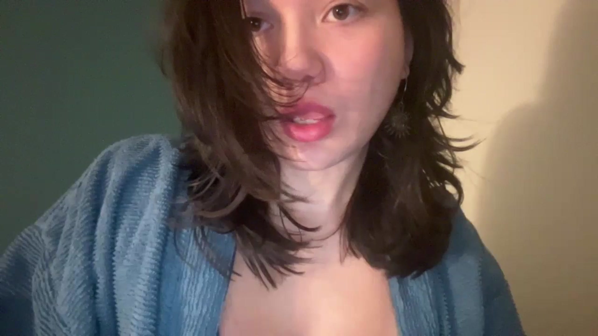 Gallery image thumbnail from imava's myfreecams stream on, 04/27/2024, 18:23 image 2 of 20