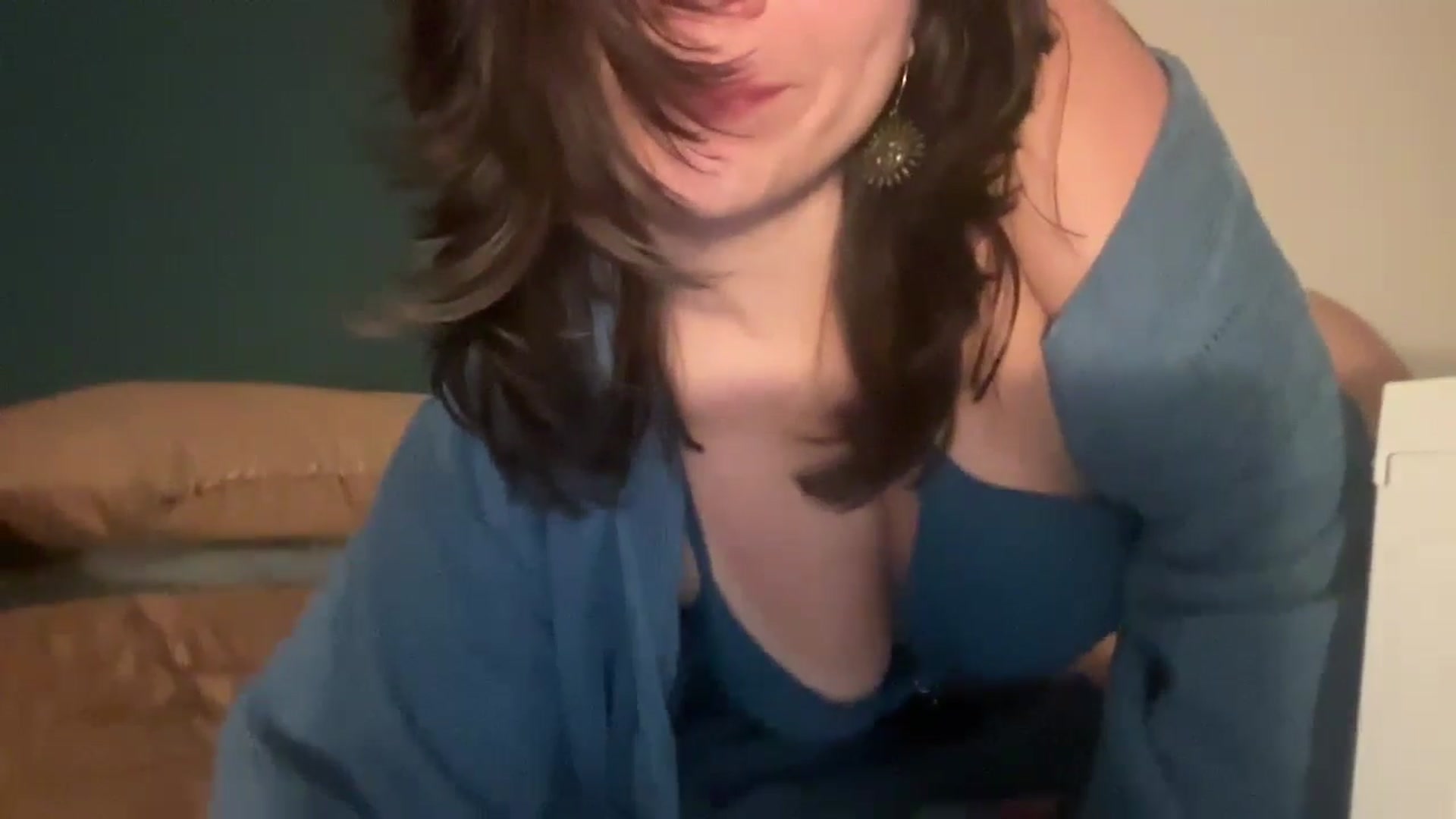 Gallery image thumbnail from imava's myfreecams stream on, 04/27/2024, 18:23 image 8 of 20