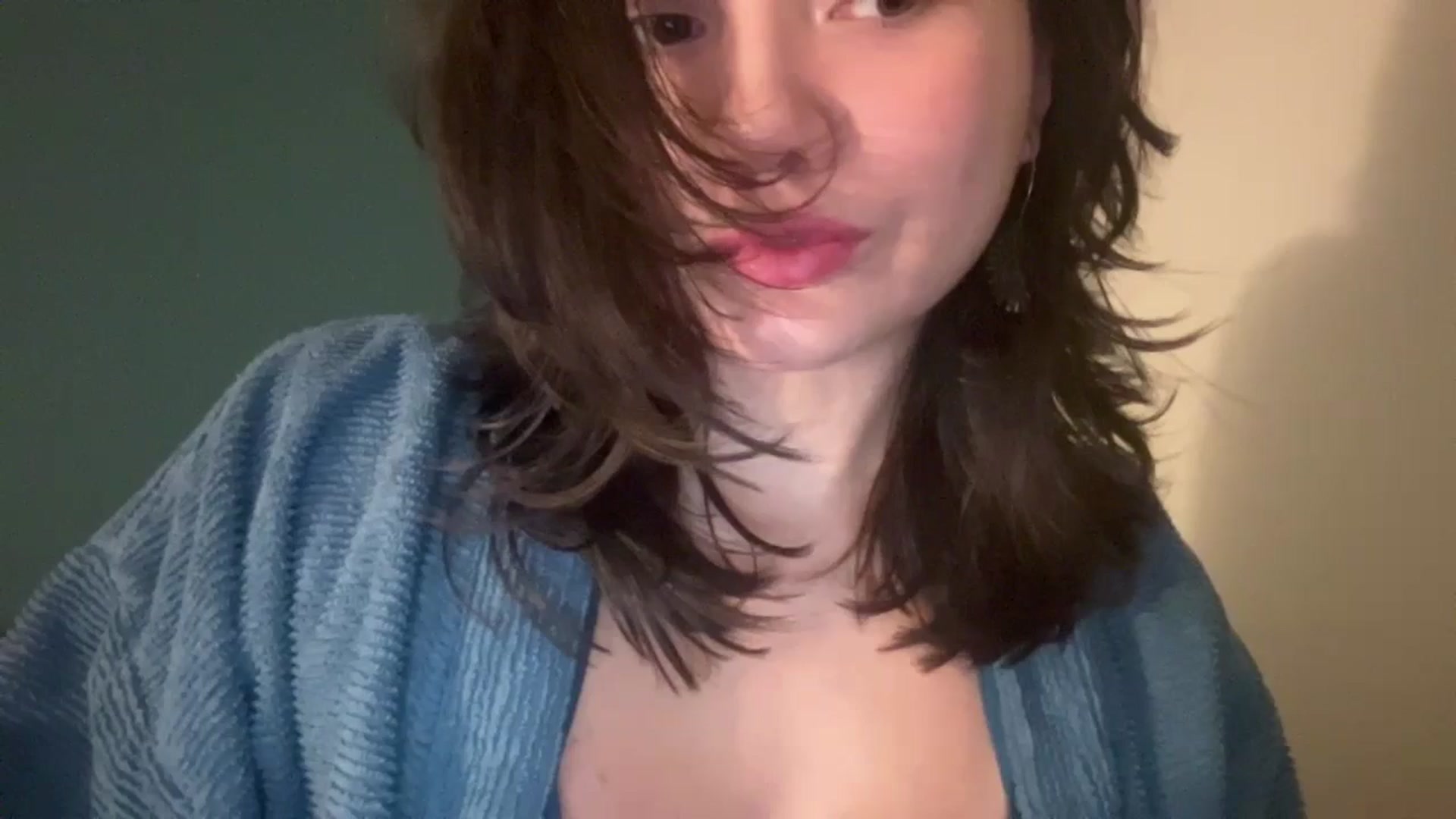 Gallery image thumbnail from imava's myfreecams stream on, 04/27/2024, 18:23 image 1 of 20