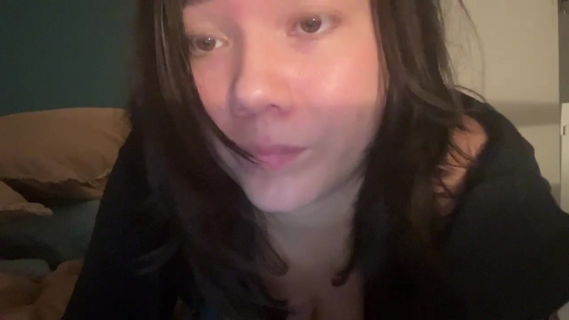 Gallery image thumbnail from imava's myfreecams stream on, 04/27/2024, 19:01 image 13 of 20