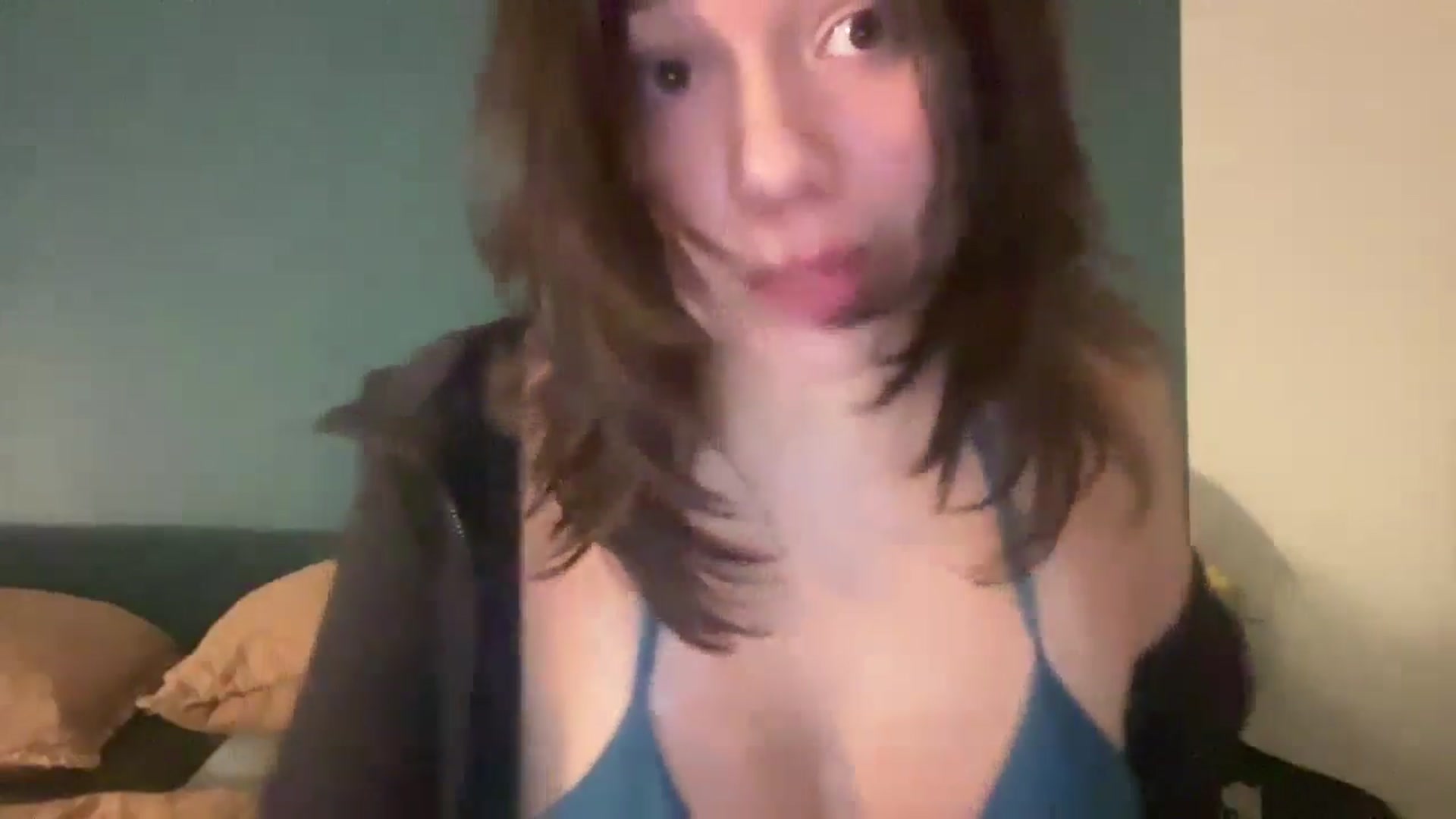 Gallery image thumbnail from imava's myfreecams stream on, 04/27/2024, 19:01 image 2 of 20