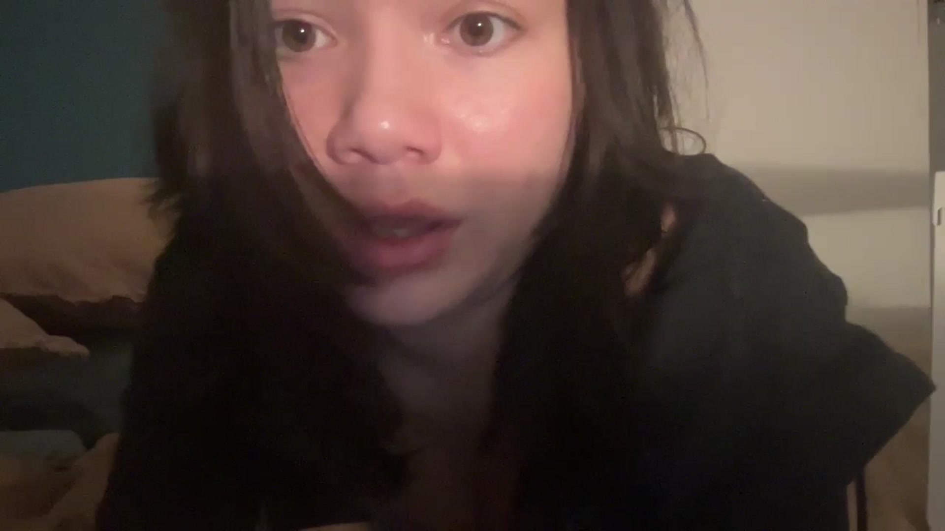 Gallery image thumbnail from imava's myfreecams stream on, 04/27/2024, 19:01 image 14 of 20