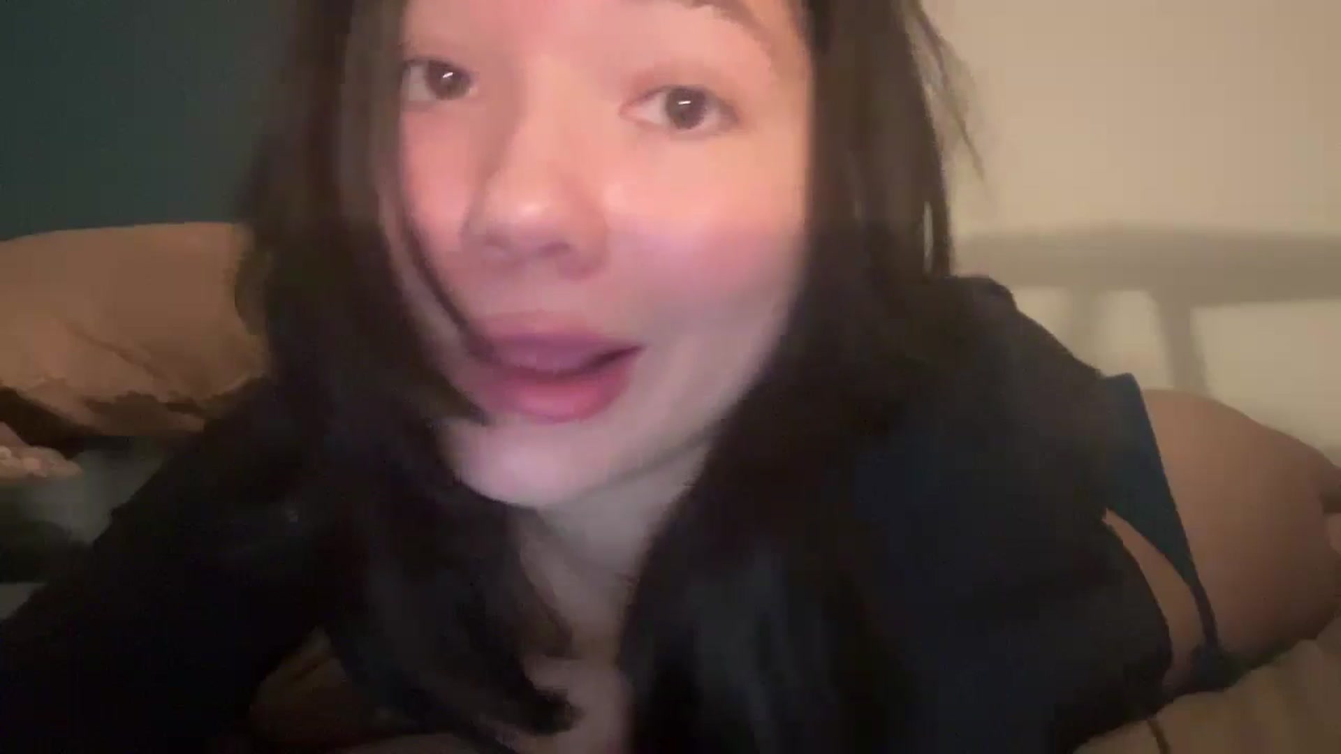 Gallery image thumbnail from imava's myfreecams stream on, 04/27/2024, 19:01 image 18 of 20