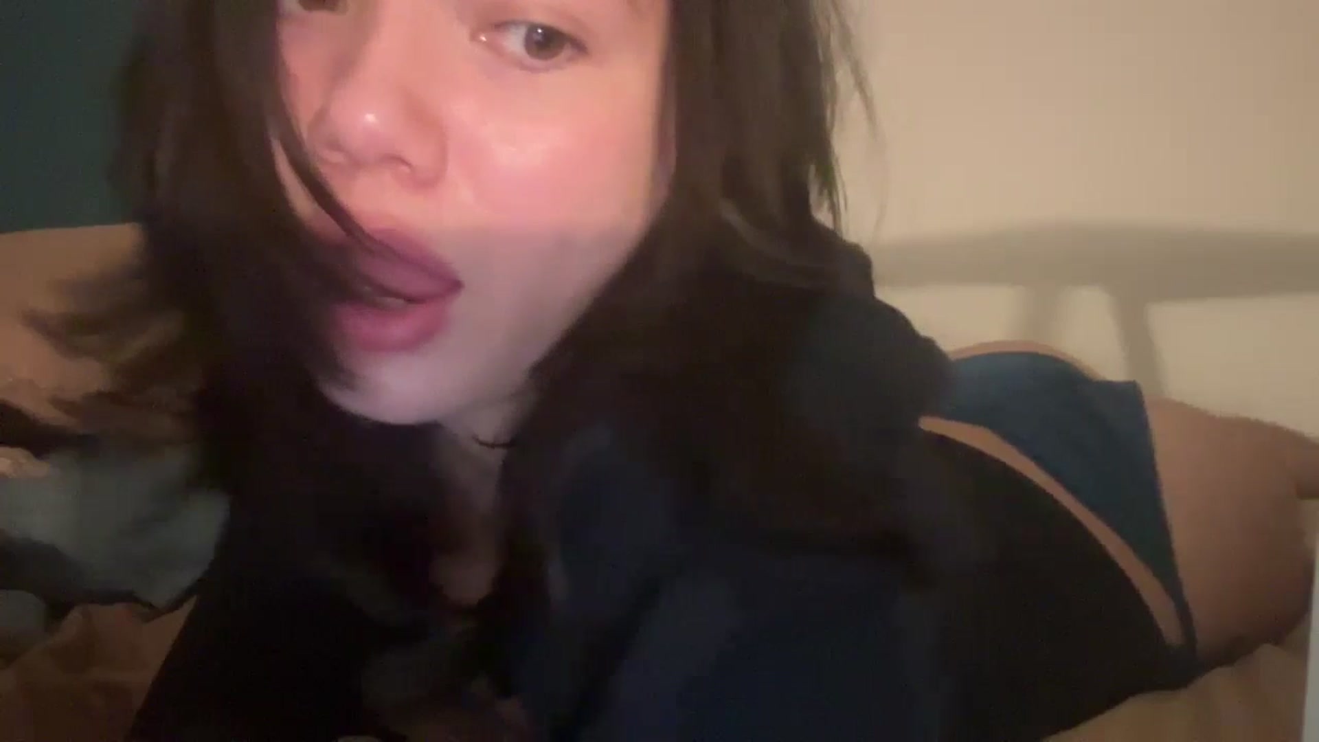 Gallery image thumbnail from imava's myfreecams stream on, 04/27/2024, 19:01 image 17 of 20