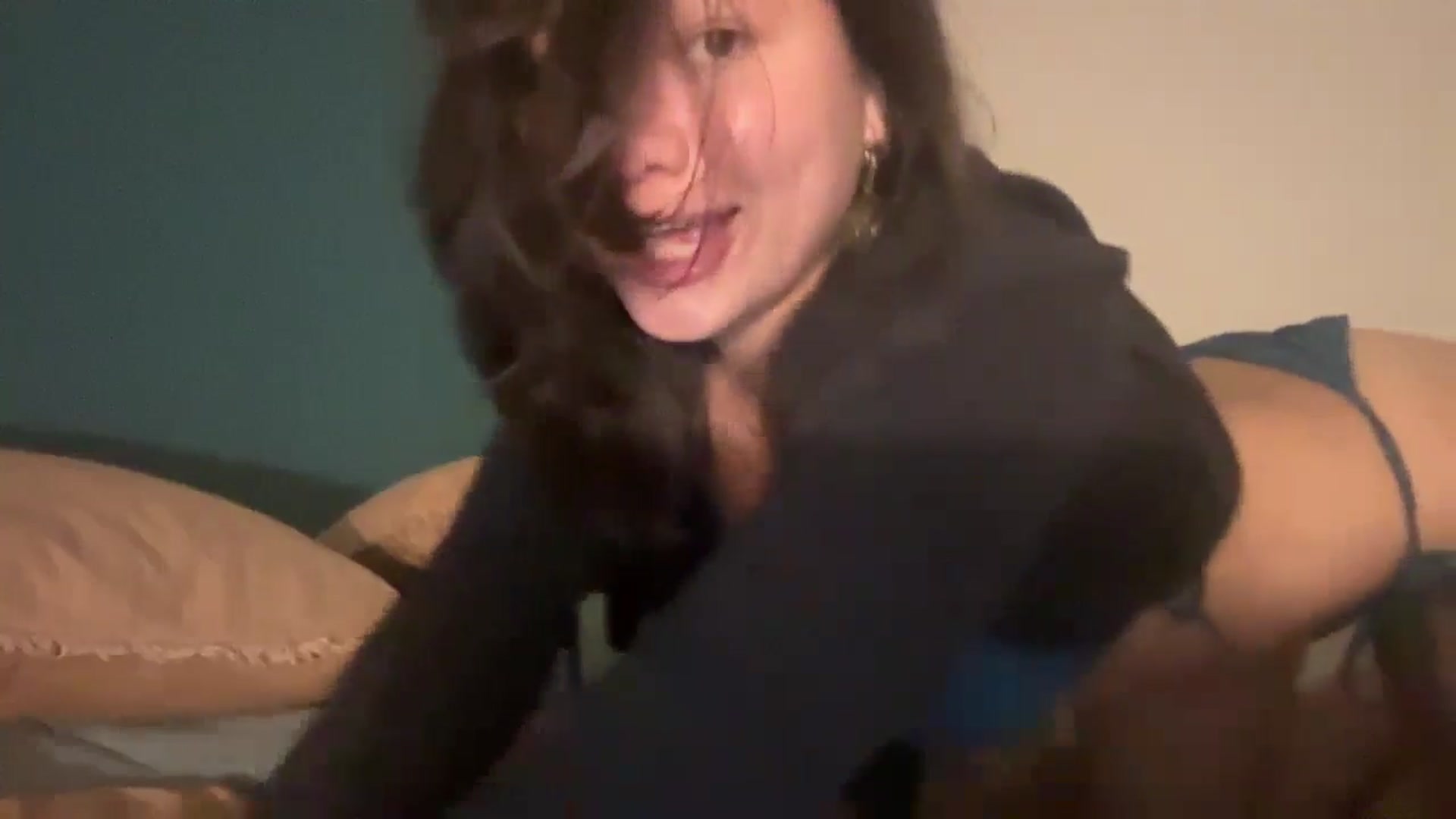 Gallery image thumbnail from imava's myfreecams stream on, 04/27/2024, 20:01 image 16 of 20