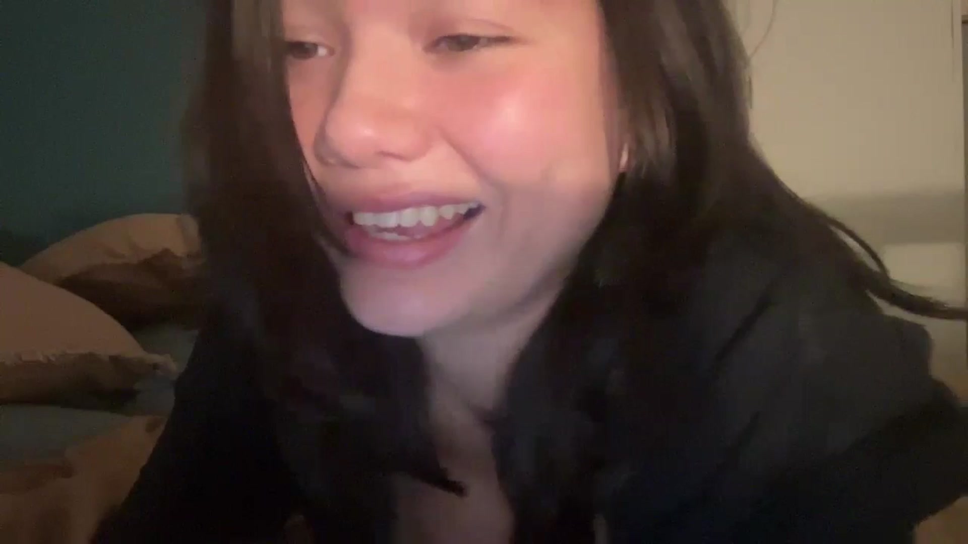Gallery image thumbnail from imava's myfreecams stream on, 04/27/2024, 20:01 image 6 of 20