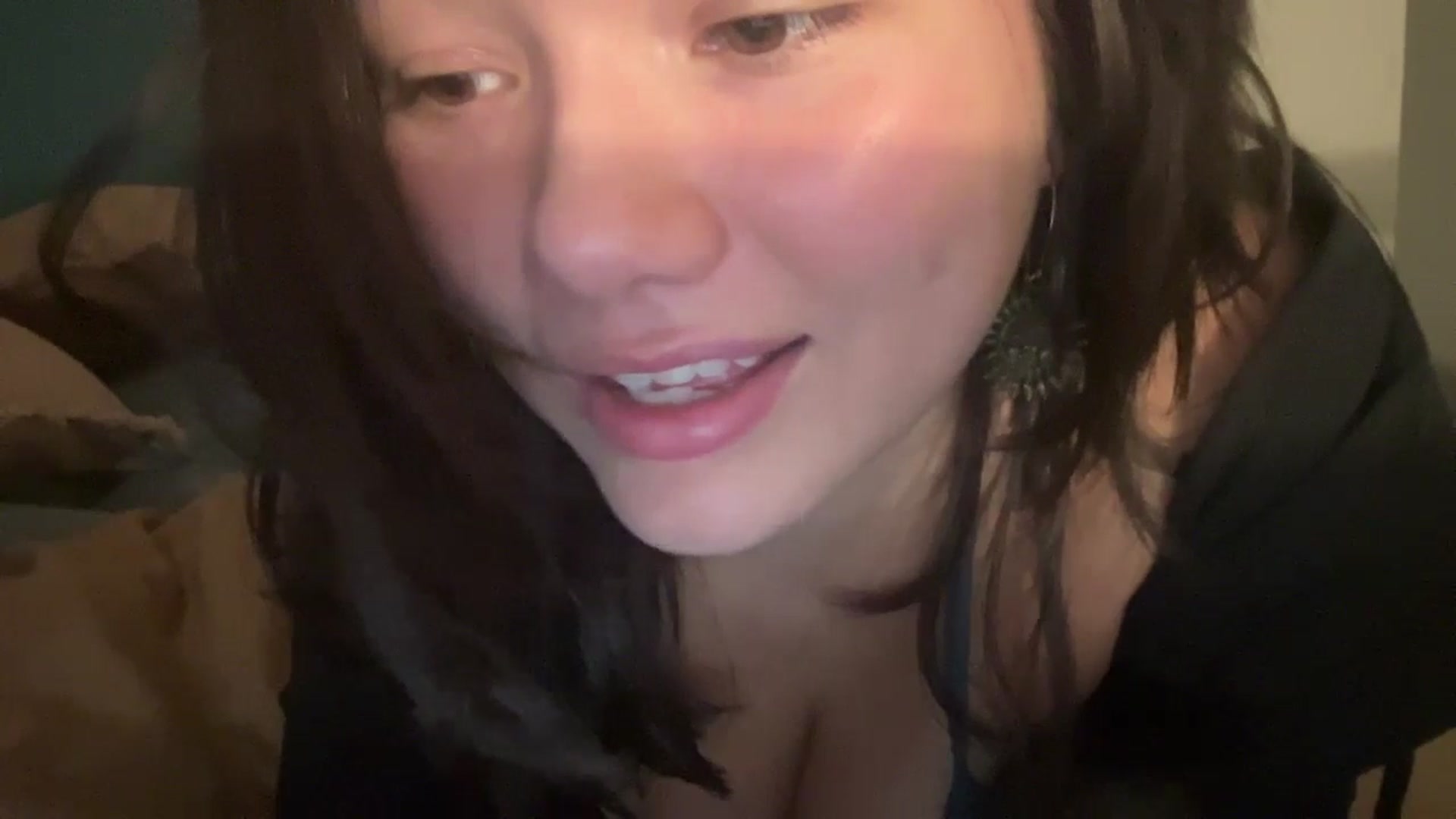Gallery image thumbnail from imava's myfreecams stream on, 04/27/2024, 20:01 image 10 of 20