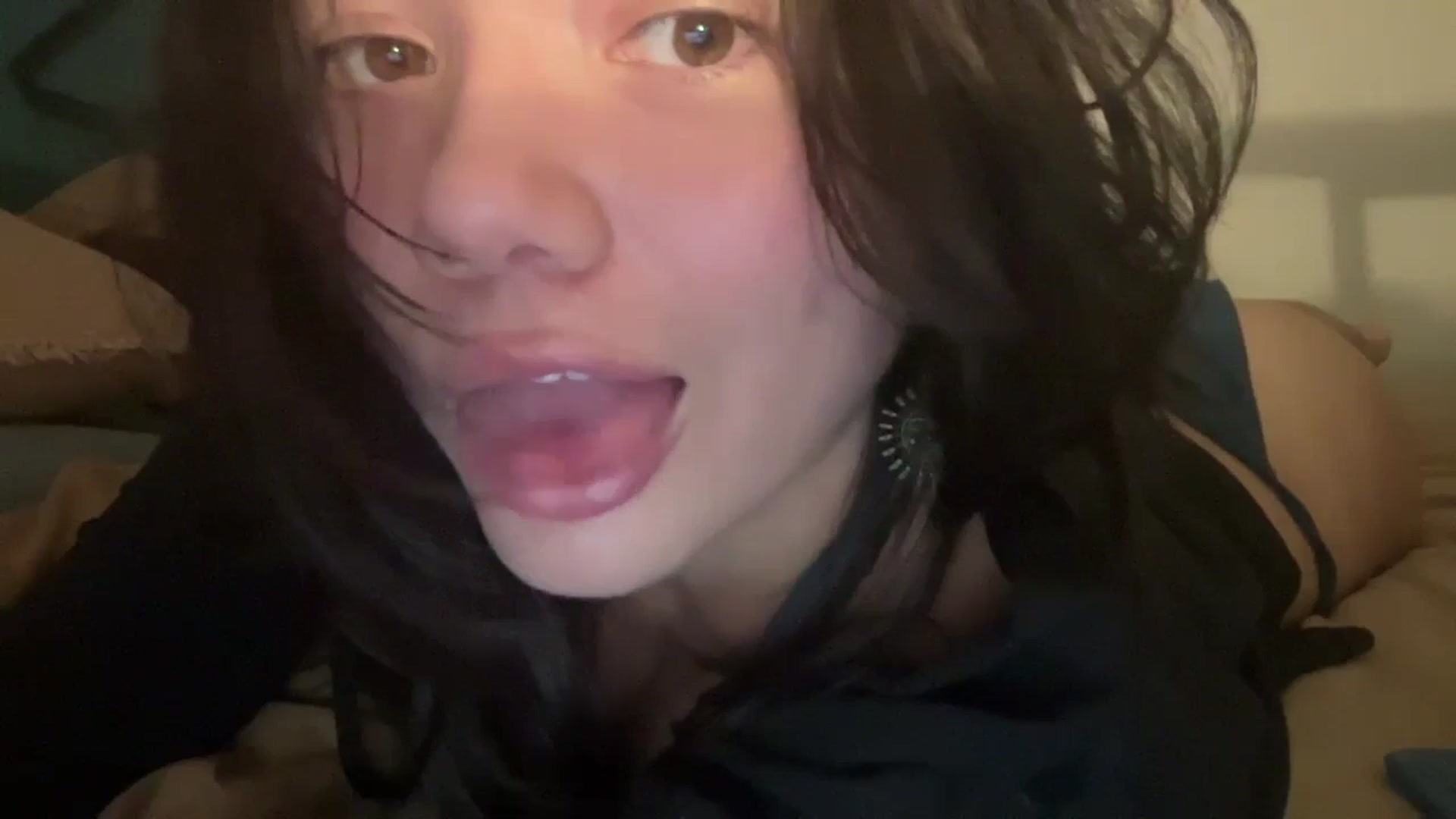 Gallery image thumbnail from imava's myfreecams stream on, 04/27/2024, 20:01 image 7 of 20