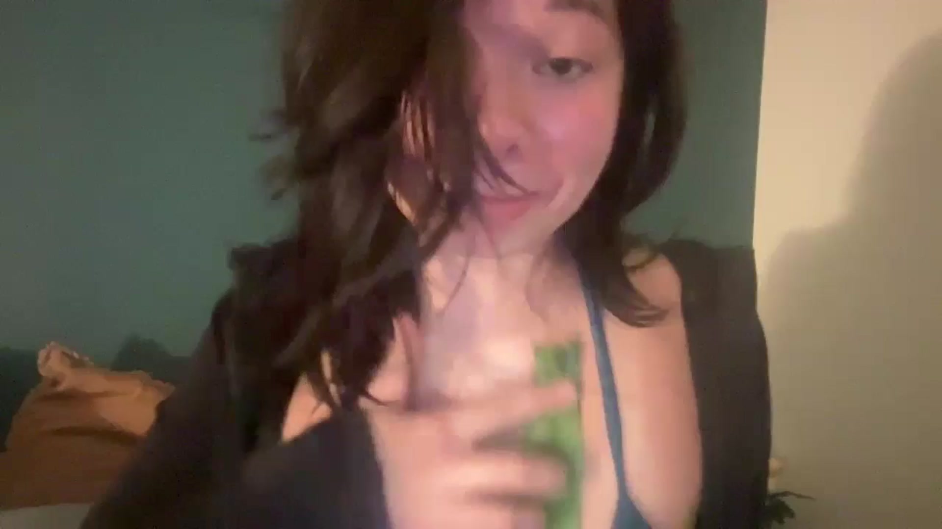 Gallery image thumbnail from imava's myfreecams stream on, 04/28/2024, 05:48 image 15 of 20
