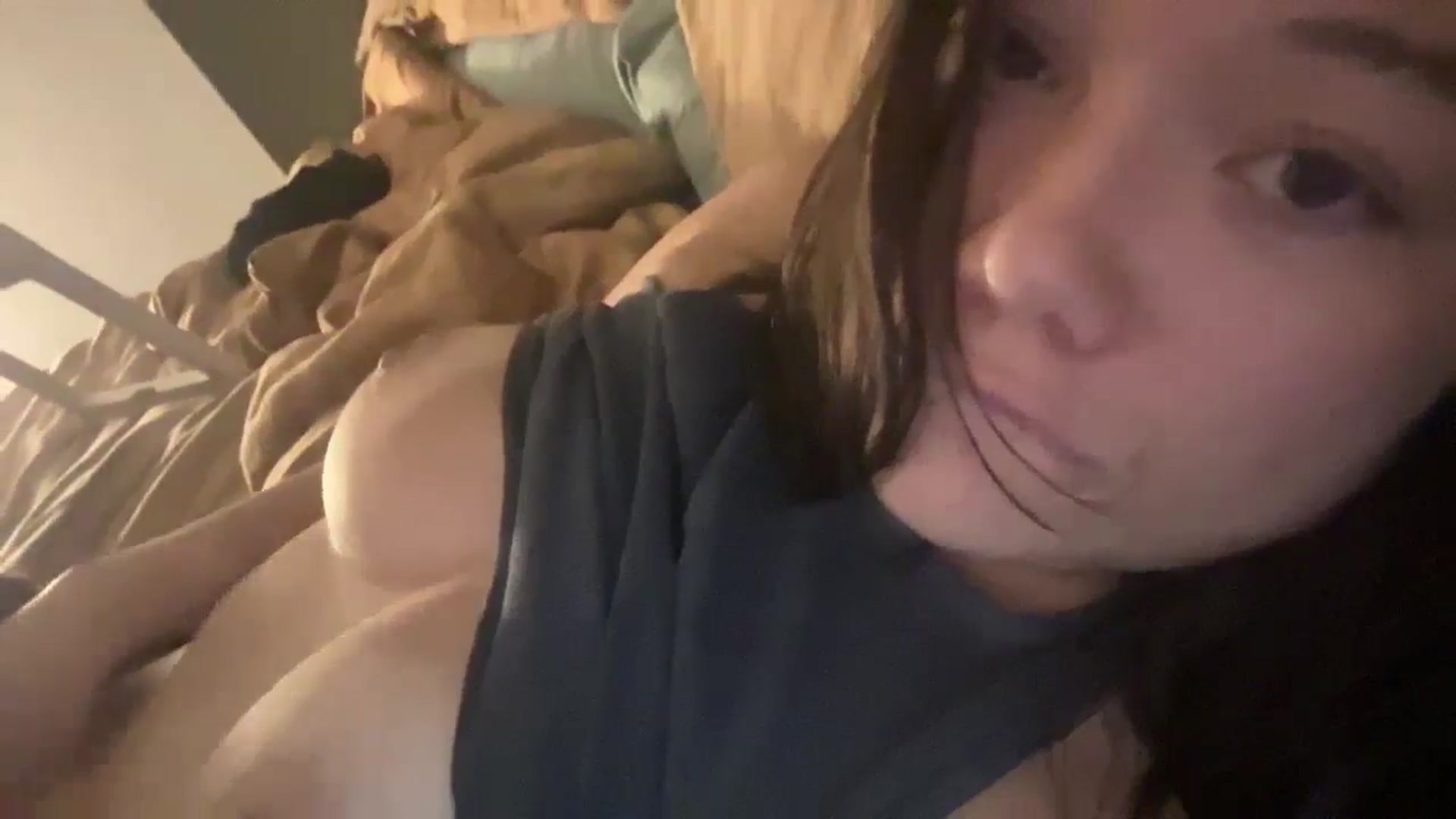 Gallery image thumbnail from imava's myfreecams stream on, 05/02/2024, 03:10 image 18 of 20