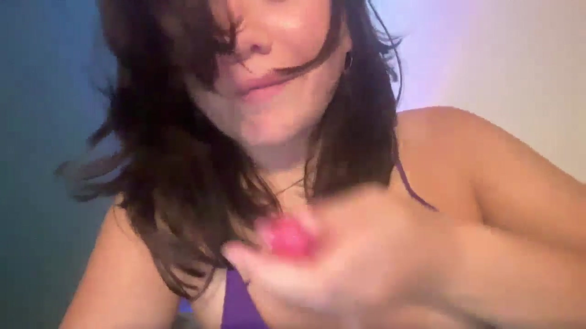 Gallery image thumbnail from imava's myfreecams stream on, 05/03/2024, 07:40 image 20 of 20
