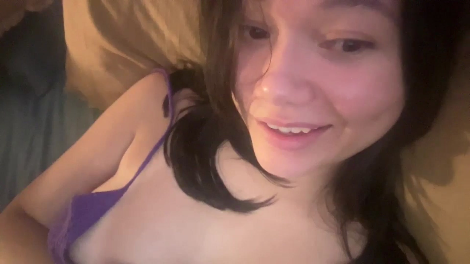 Gallery image thumbnail from imava's myfreecams stream on, 05/03/2024, 09:16 image 17 of 20