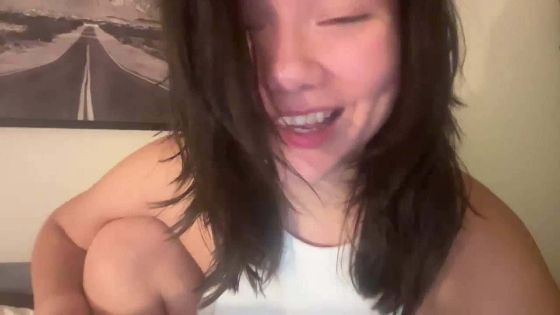 Gallery image thumbnail from imava's myfreecams stream on, 05/04/2024, 07:48 image 8 of 20