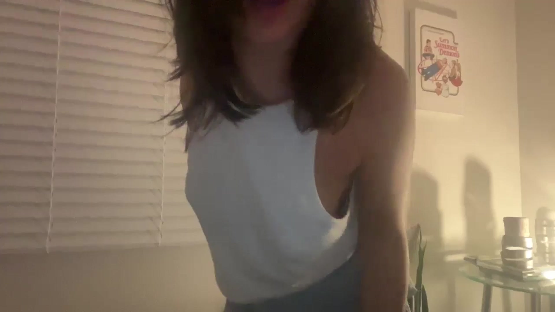 Gallery image thumbnail from imava's myfreecams stream on, 05/04/2024, 07:48 image 12 of 20