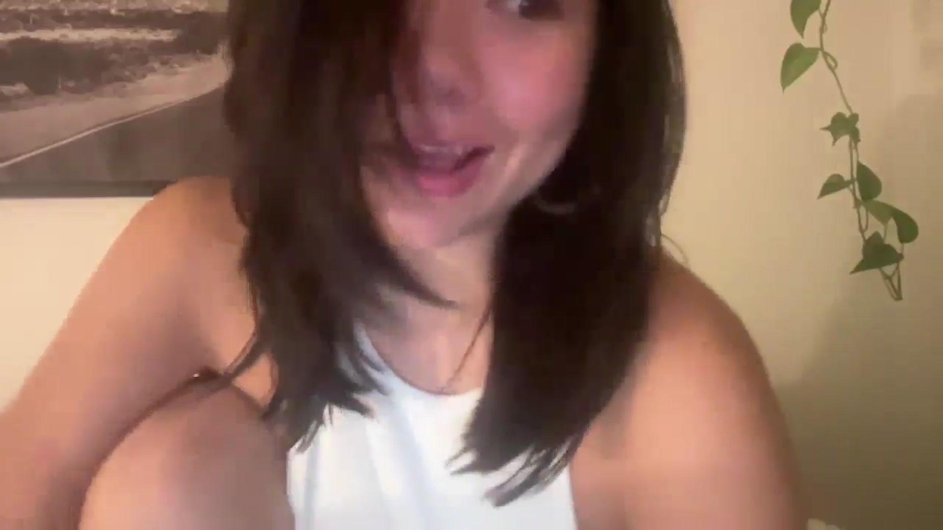 Gallery image thumbnail from imava's myfreecams stream on, 05/04/2024, 08:24 image 6 of 20