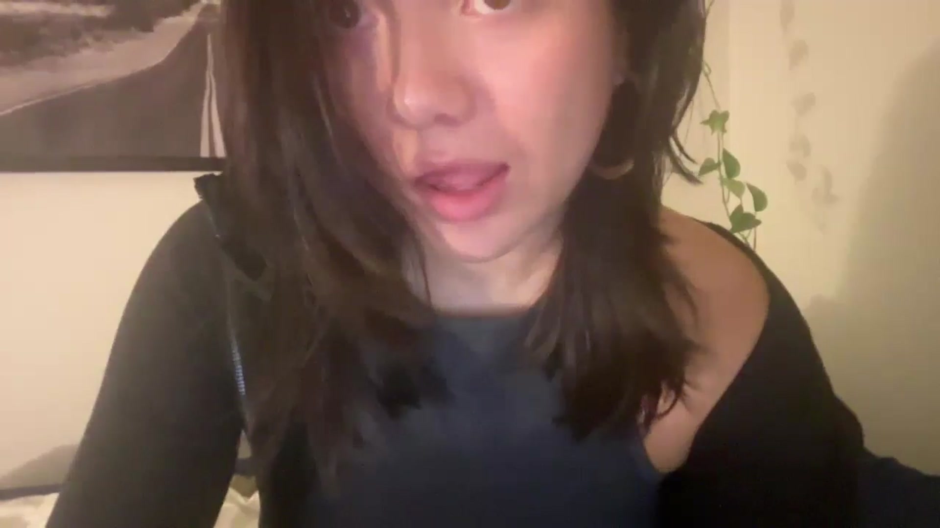 Gallery image thumbnail from imava's myfreecams stream on, 05/05/2024, 09:20 image 7 of 20