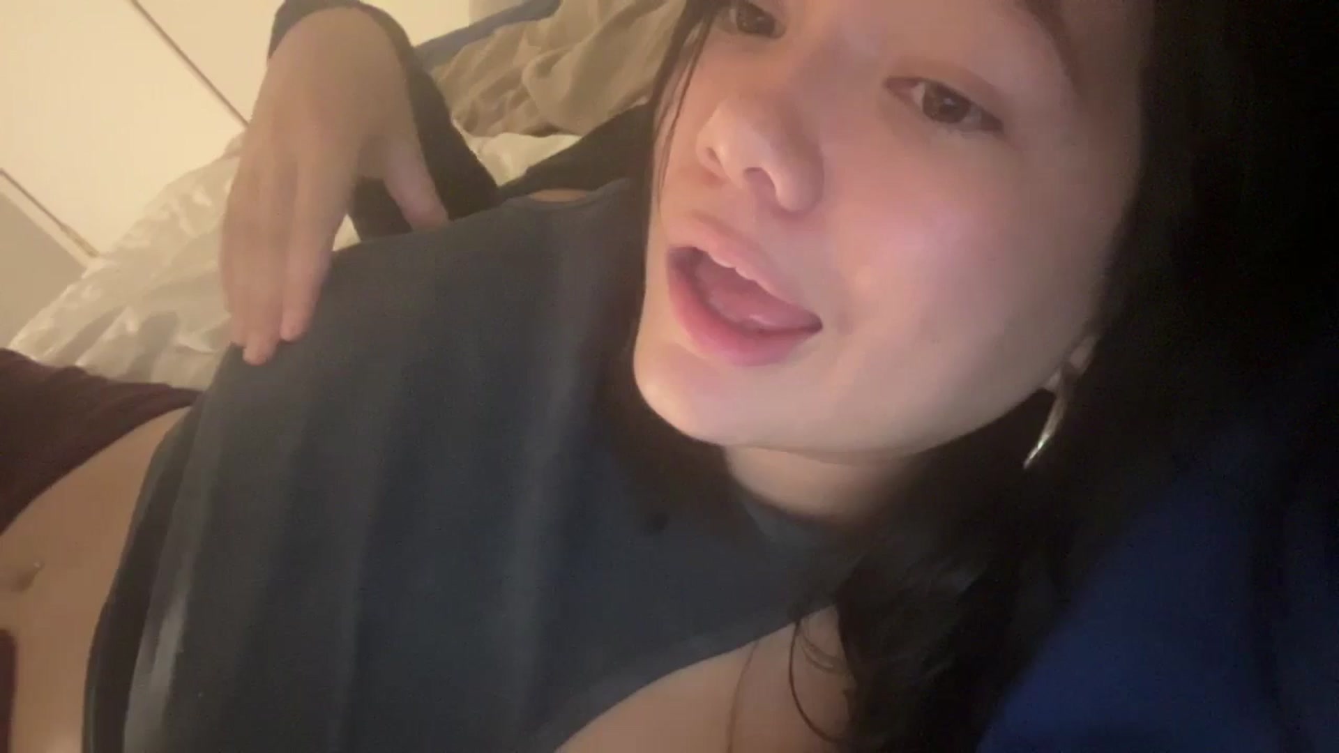 Gallery image thumbnail from imava's myfreecams stream on, 05/05/2024, 09:20 image 19 of 20