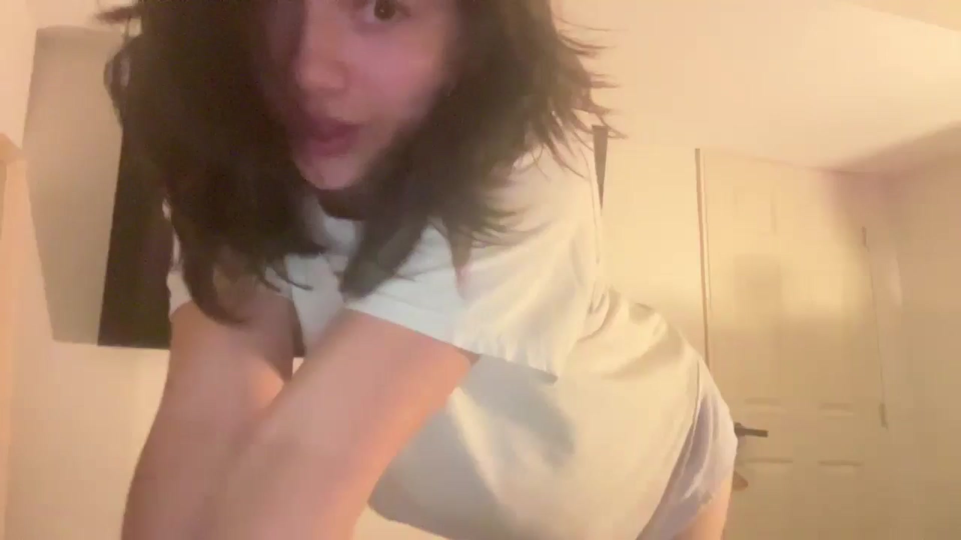 Gallery image thumbnail from imava's myfreecams stream on, 05/06/2024, 01:46 image 7 of 20