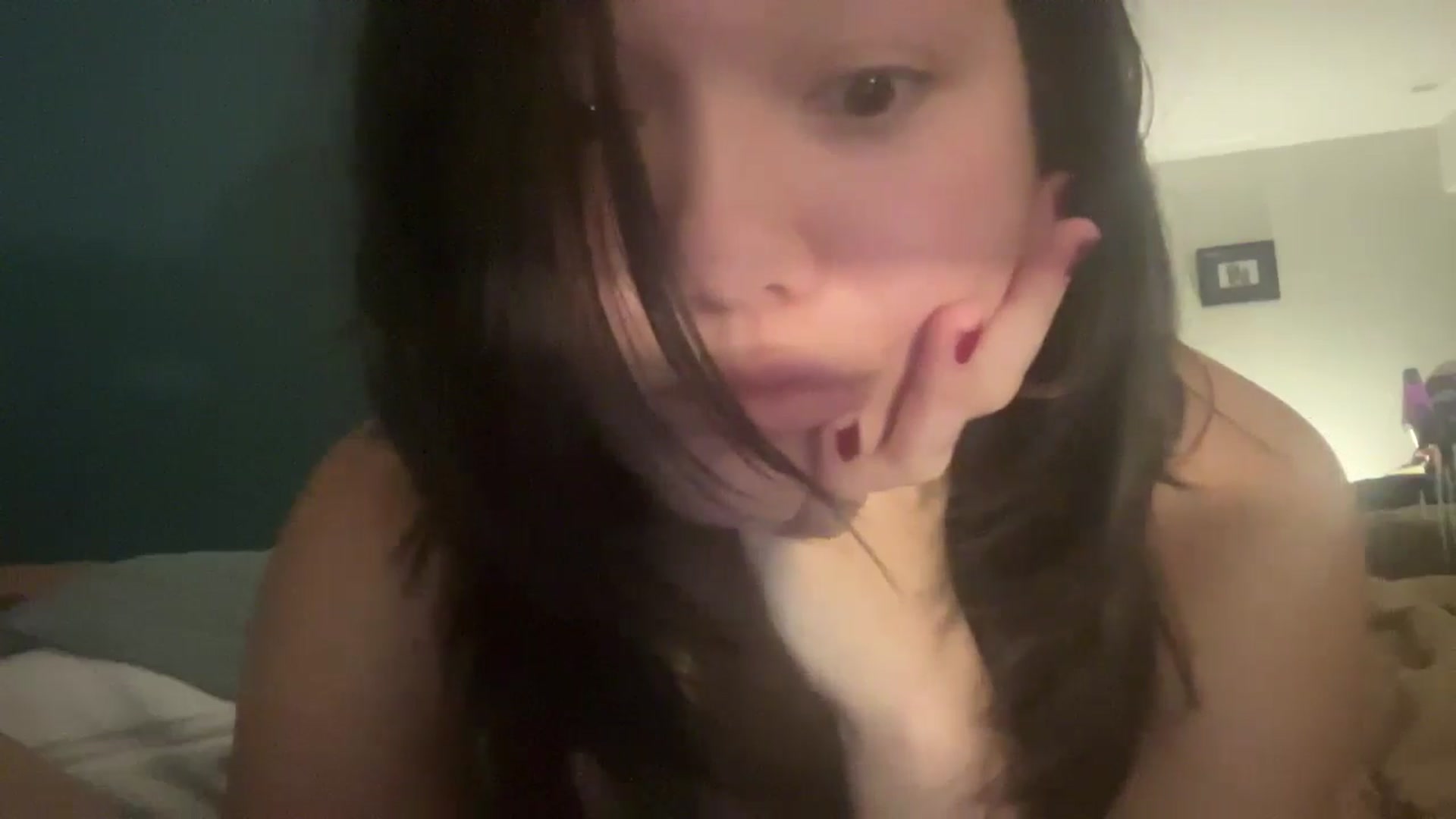 Gallery image thumbnail from imava's myfreecams stream on, 05/08/2024, 07:01 image 17 of 20